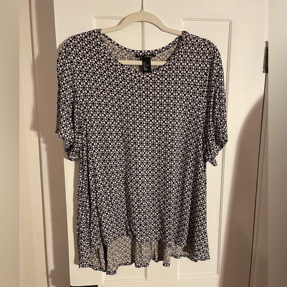 H&M Black & White High Low Top